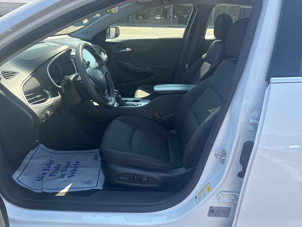 2024 Chevrolet Malibu 1LT photo 16