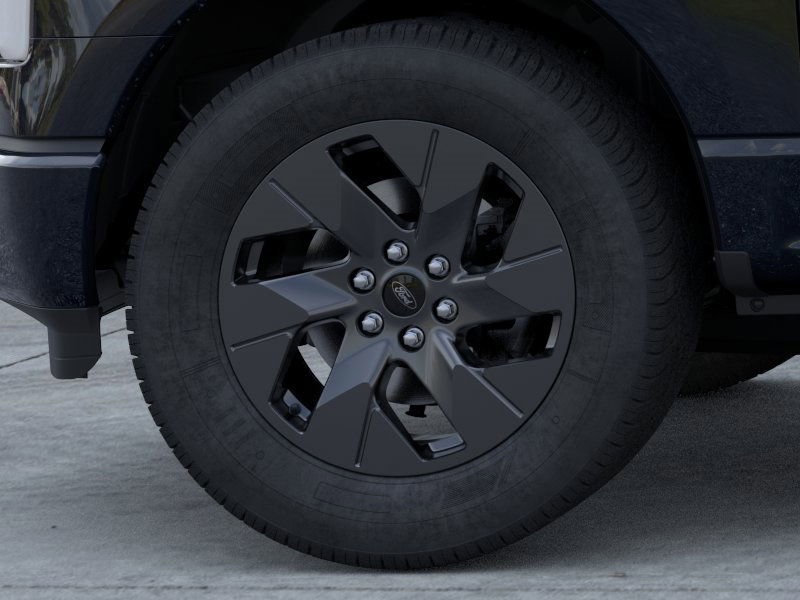 2025 Ford F-150 Lightning photo 17