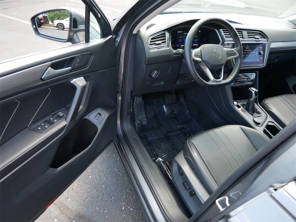 2022 Volkswagen Tiguan SE photo 9