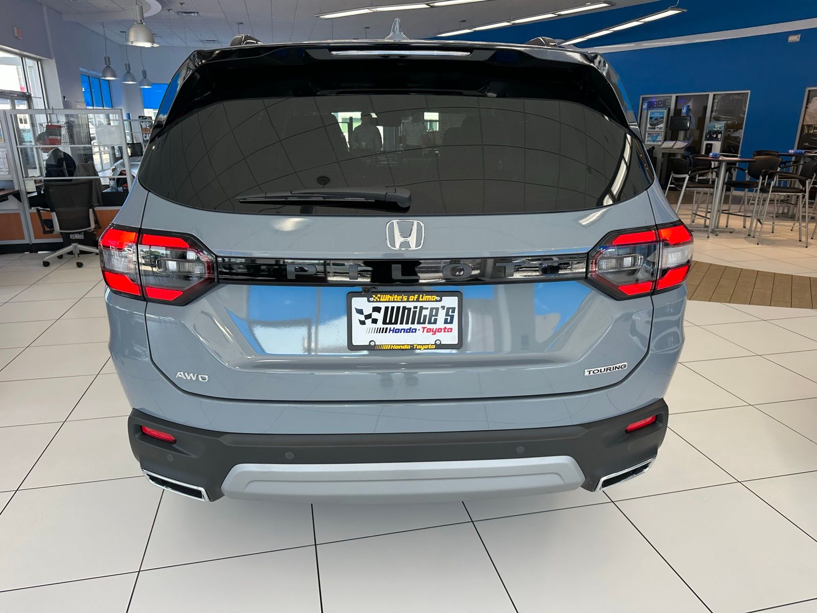 2025 Honda Pilot Touring photo 4