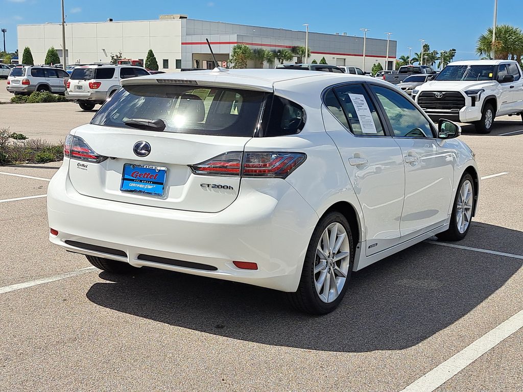 2013 Lexus CT 200h photo 3
