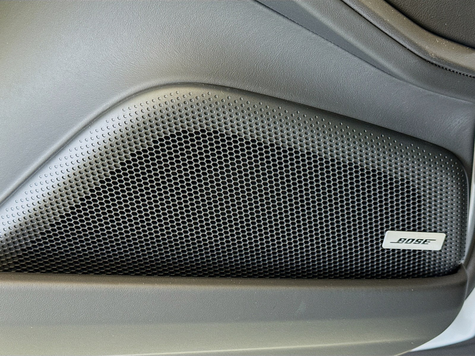 2025 Porsche Panamera 4 photo 12