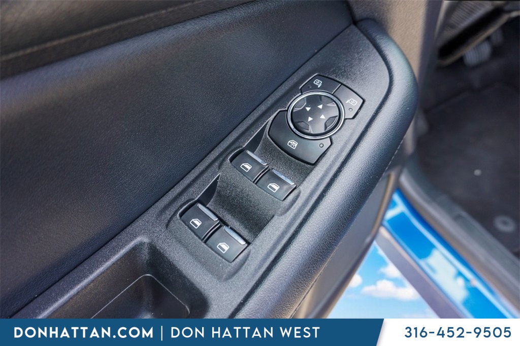 2022 Ford Edge SEL photo 3