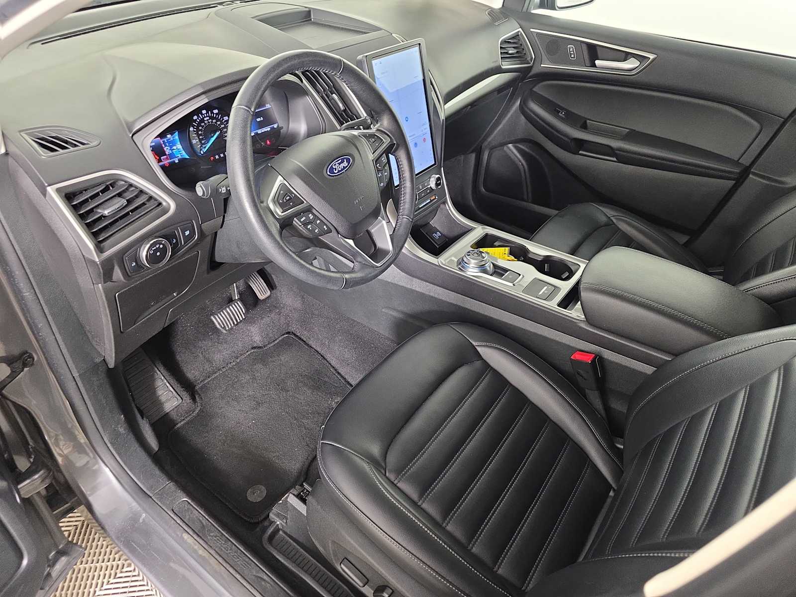 2023 Ford Edge SEL photo 14
