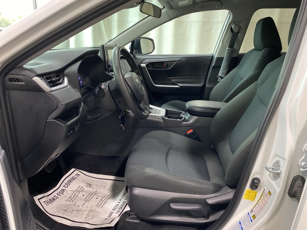 2021 Toyota RAV4 Hybrid LE photo 10