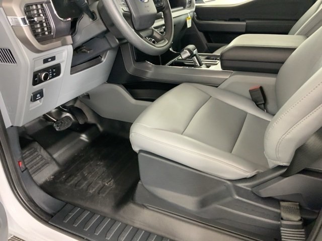 2024 Ford F-150 Lightning photo 14