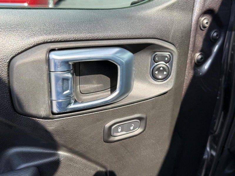 2025 Jeep Wrangler Sport S photo 9