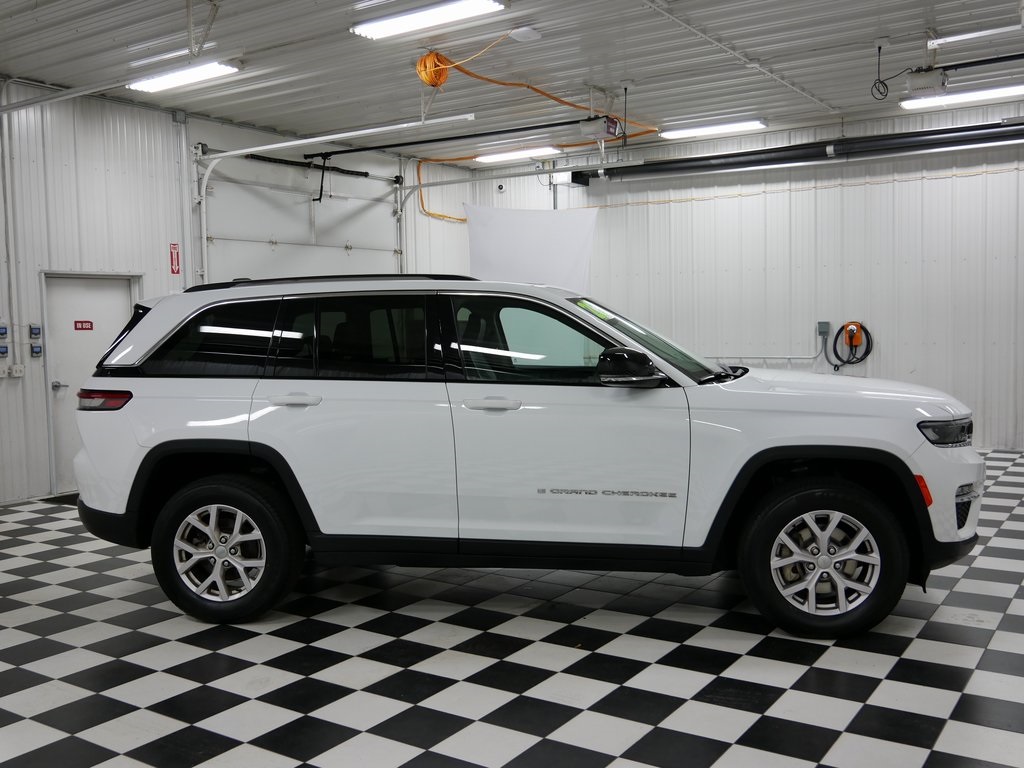 Used 2022 Jeep Grand Cherokee Limited with VIN 1C4RJHBG0N8501234 for sale in Rochester, Minnesota