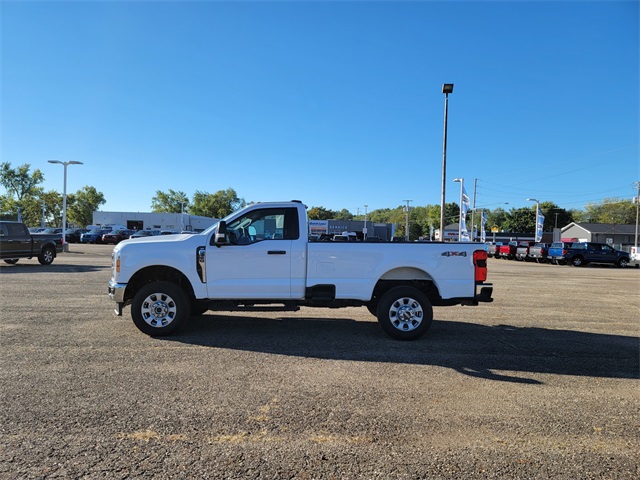 2024 Ford F-350 XLT photo 7