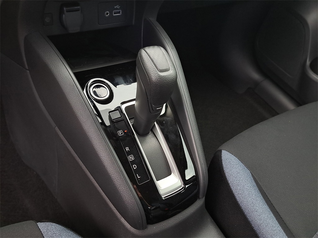 2025 Nissan Versa 1.6 SV photo 29