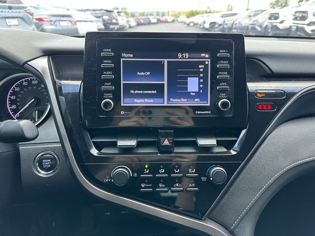 2021 Toyota Camry LE photo 16