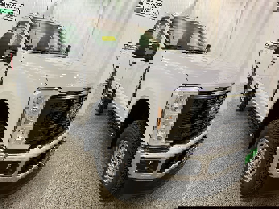 New 2025 OXFORD WHITE Ford XL image 1