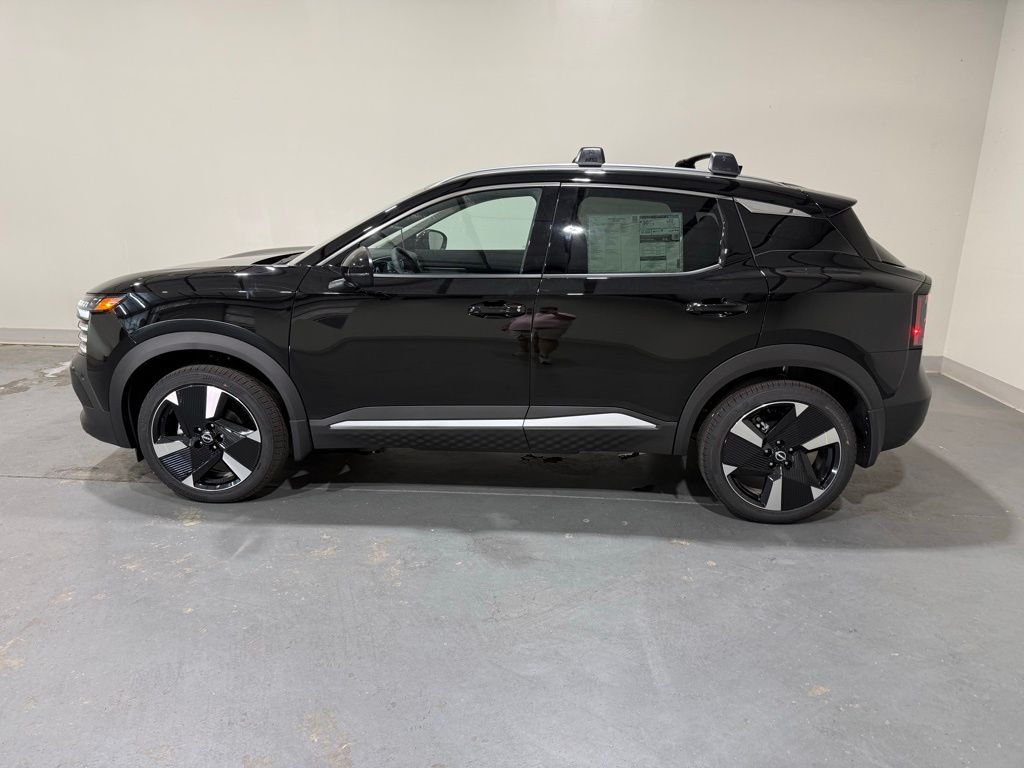 2026 Nissan Kicks SR photo 2