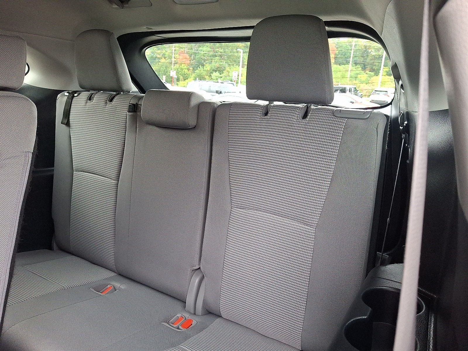 2022 Toyota Highlander Hybrid LE photo 10