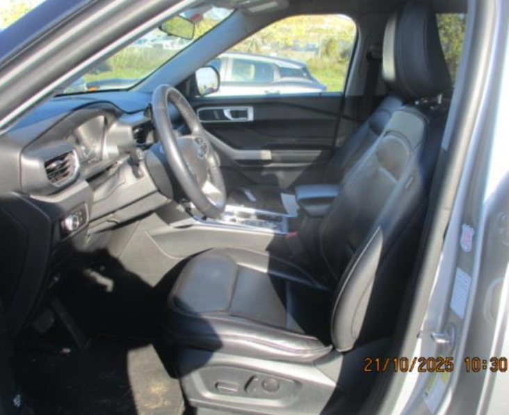 2023 Ford Explorer XLT photo 2