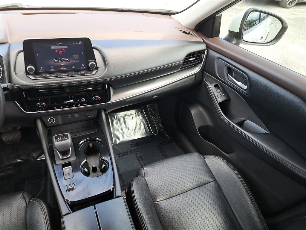 2021 Nissan Rogue SV photo 16