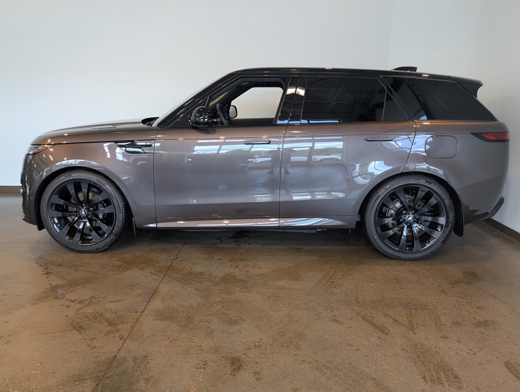 2025 Land Rover Range Rover Sport SE photo 2