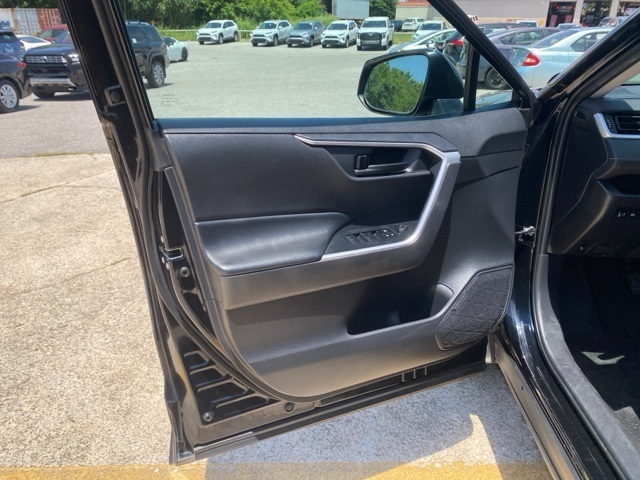 2022 Toyota RAV4 Hybrid LE photo 18