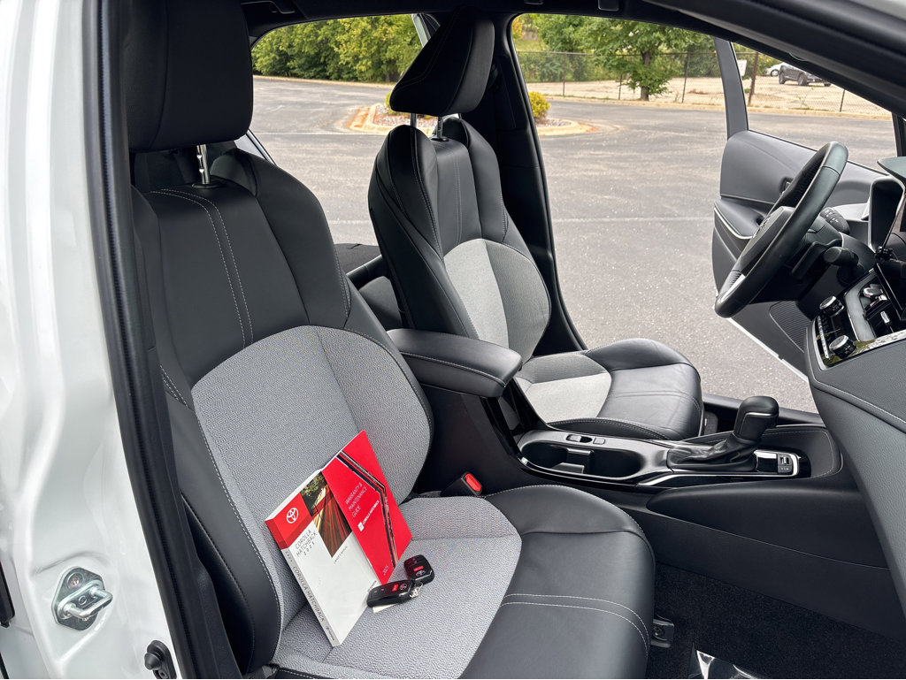 2025 Toyota Corolla XSE photo 4