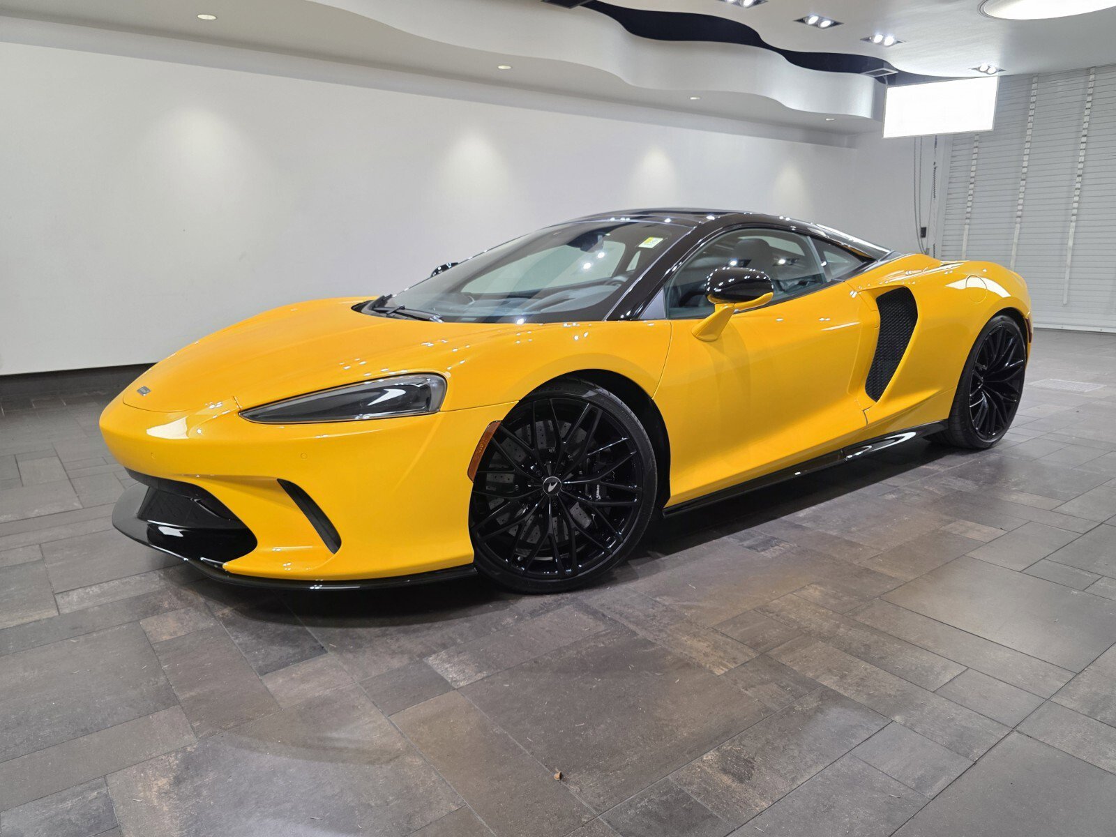 2022 McLaren GT Base's photo