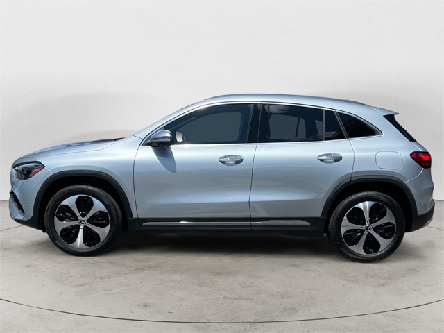 2025 Mercedes Benz GLA 250 4MATIC photo 2