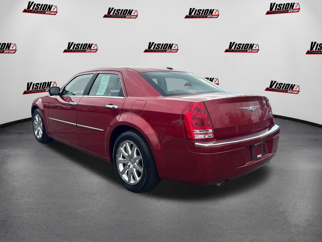 2010 Chrysler 300 C photo 4