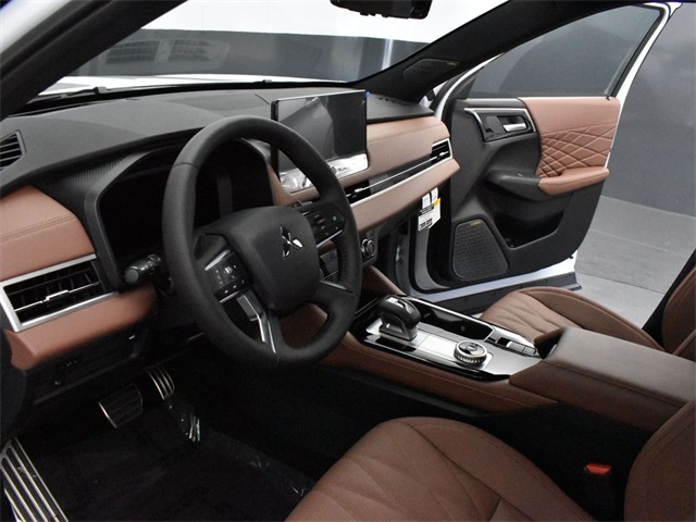 2025 Mitsubishi Outlander SEL photo 4