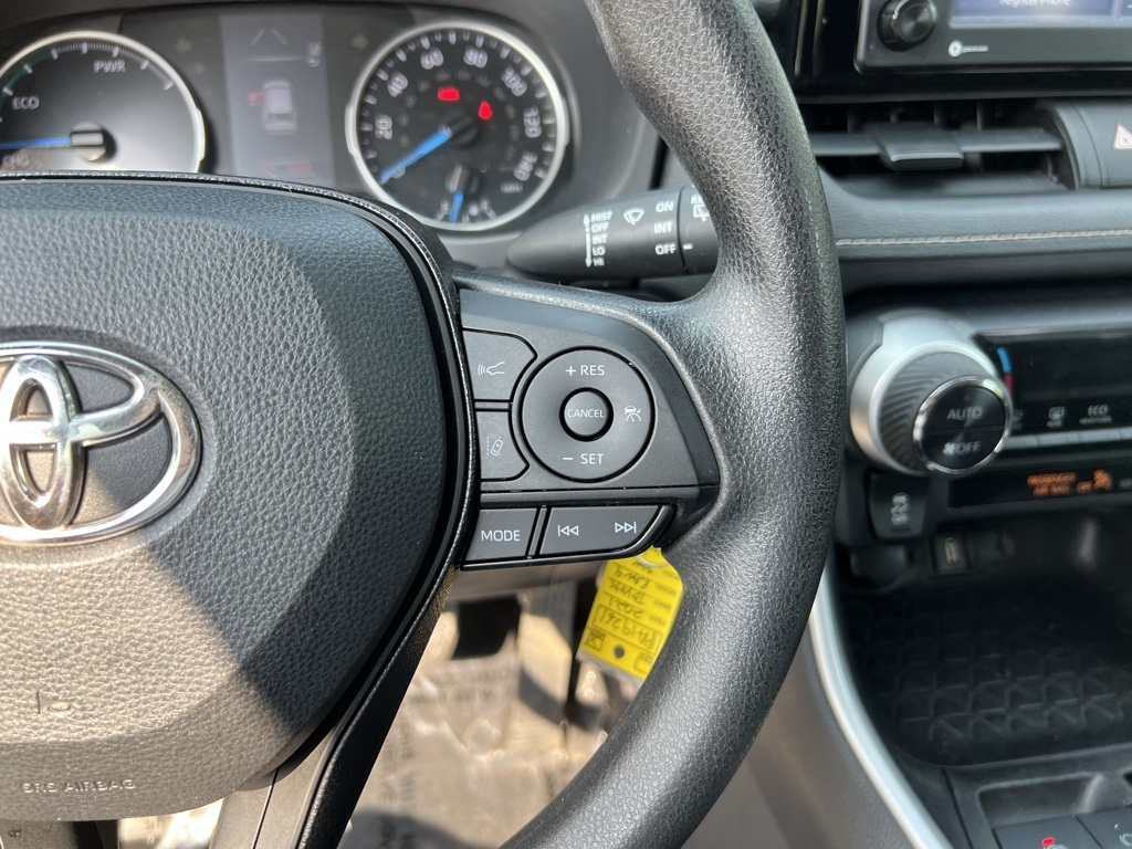 2021 Toyota RAV4 Hybrid LE photo 11