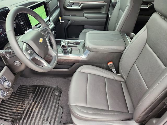 2025 Chevrolet Silverado 1500 LTZ photo 8
