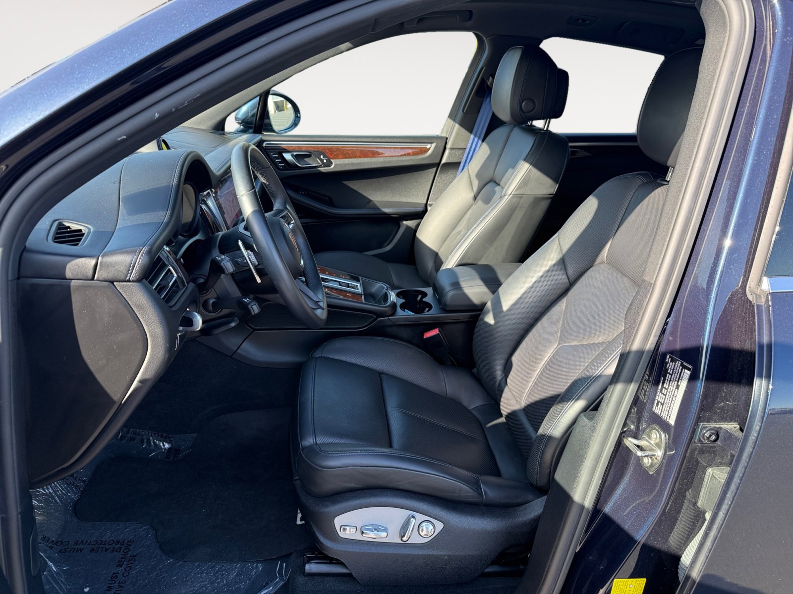 2022 Porsche Macan S photo 10