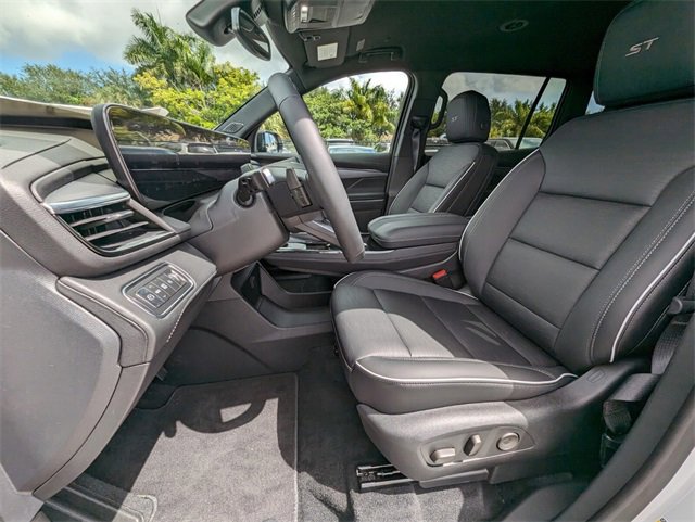 2025 Buick Enclave Sport Touring photo 5