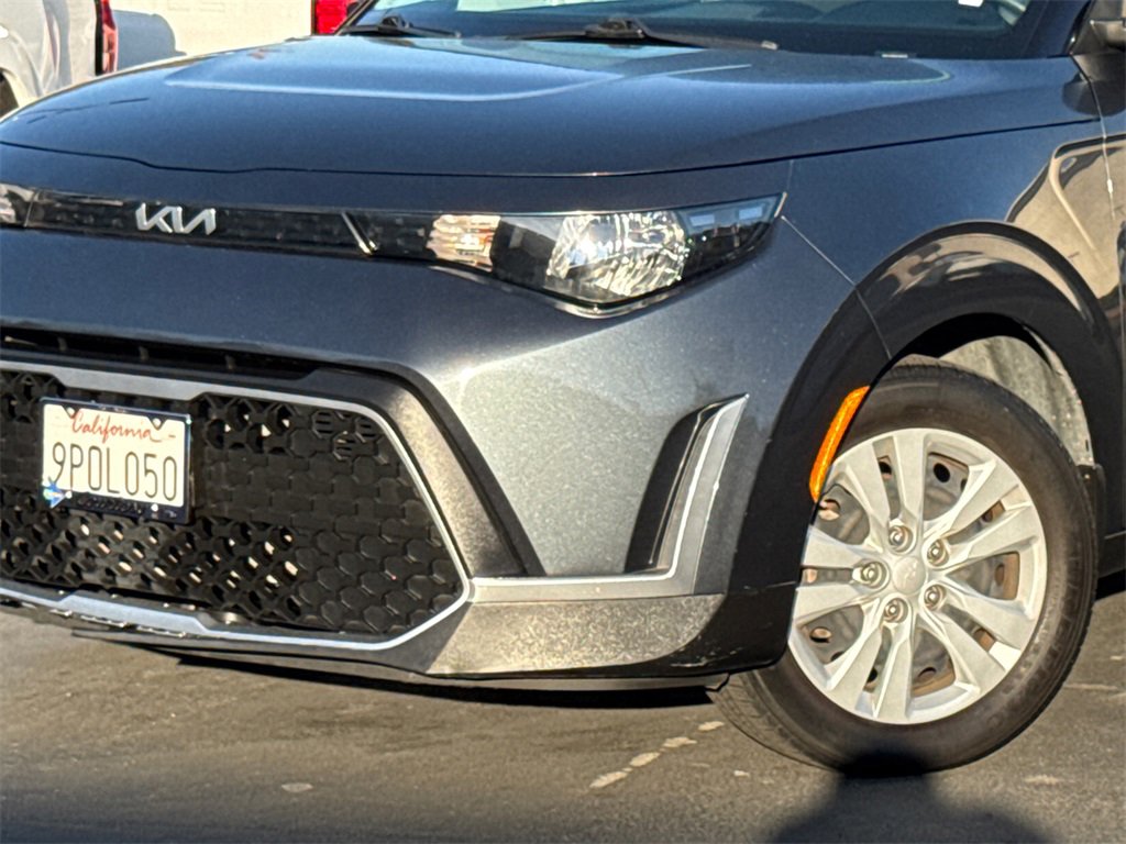 2023 Kia Soul LX photo 2