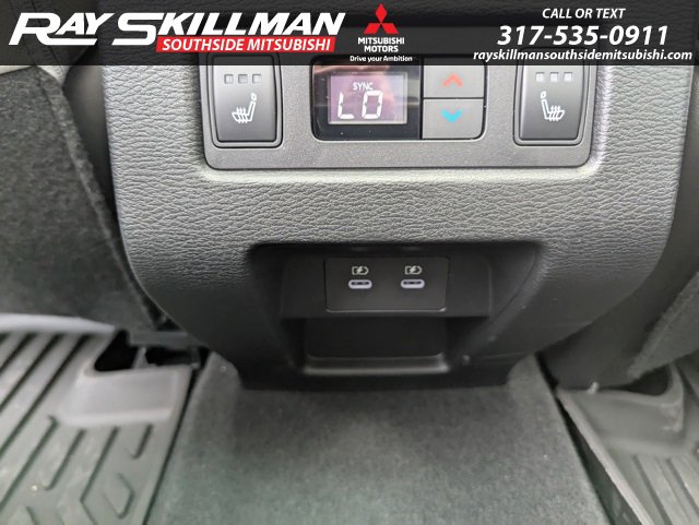 2025 Mitsubishi Outlander SEL photo 16