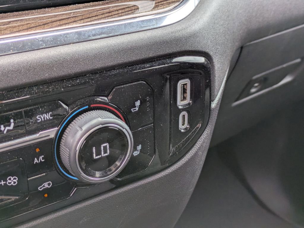 2024 Chevrolet Silverado 1500 LT photo 21