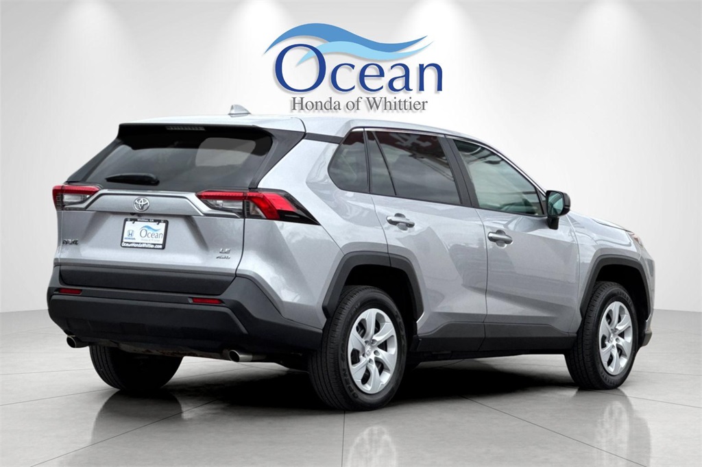 2024 Toyota RAV4 LE photo 3