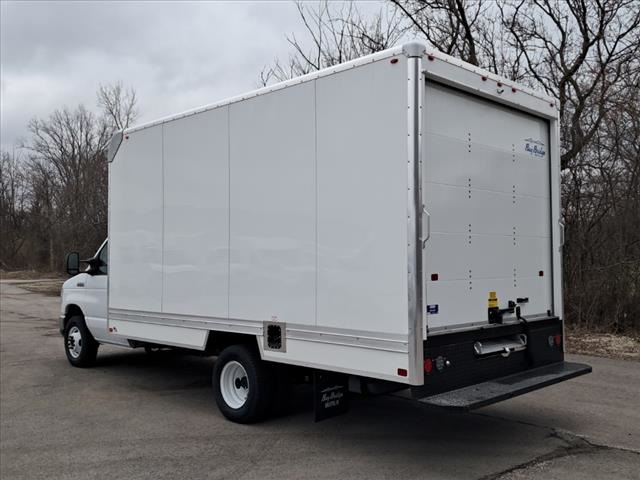 2026 Ford E-350 Base photo 4
