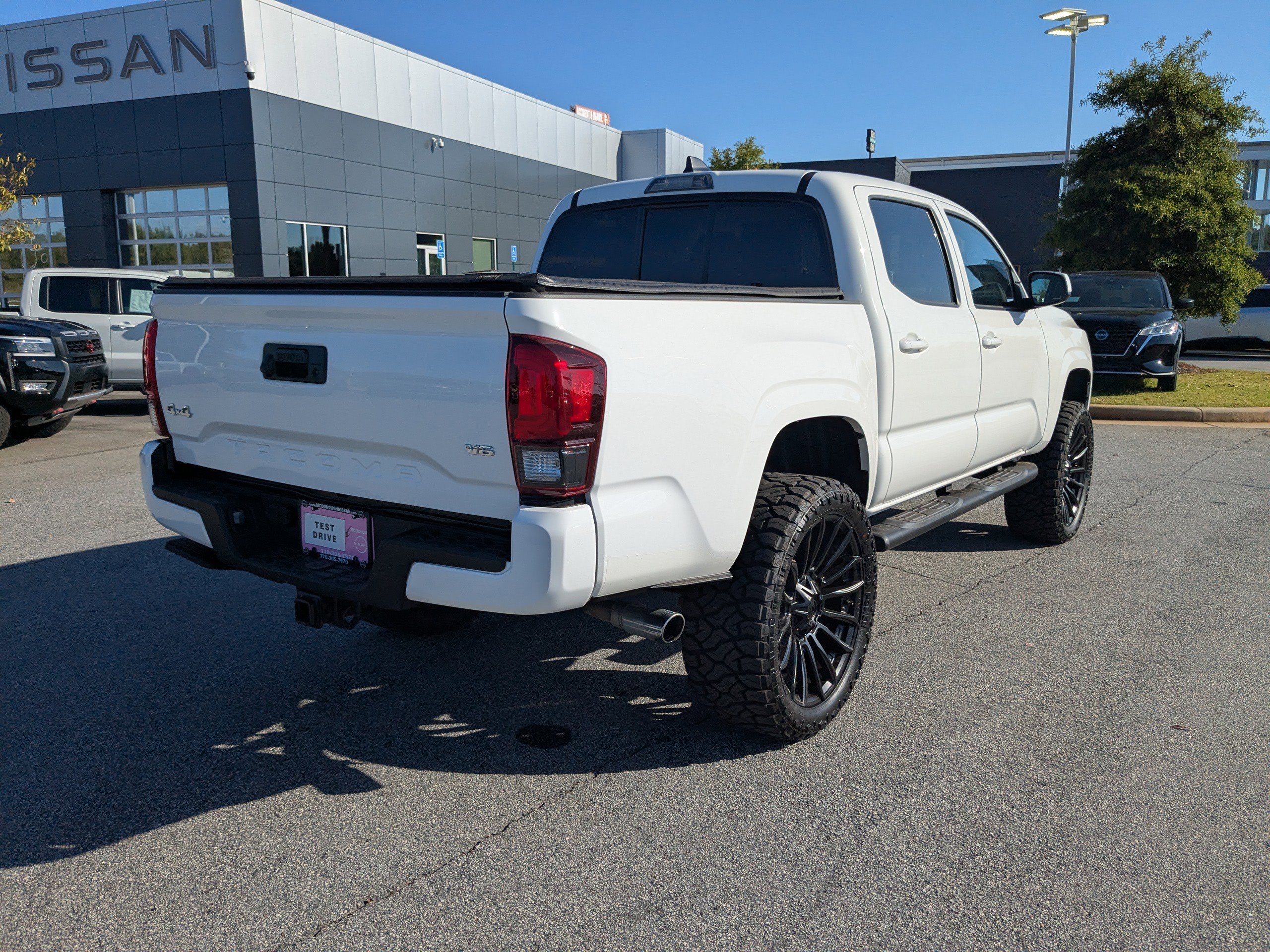 2022 Toyota Tacoma 4x4 SR photo 3