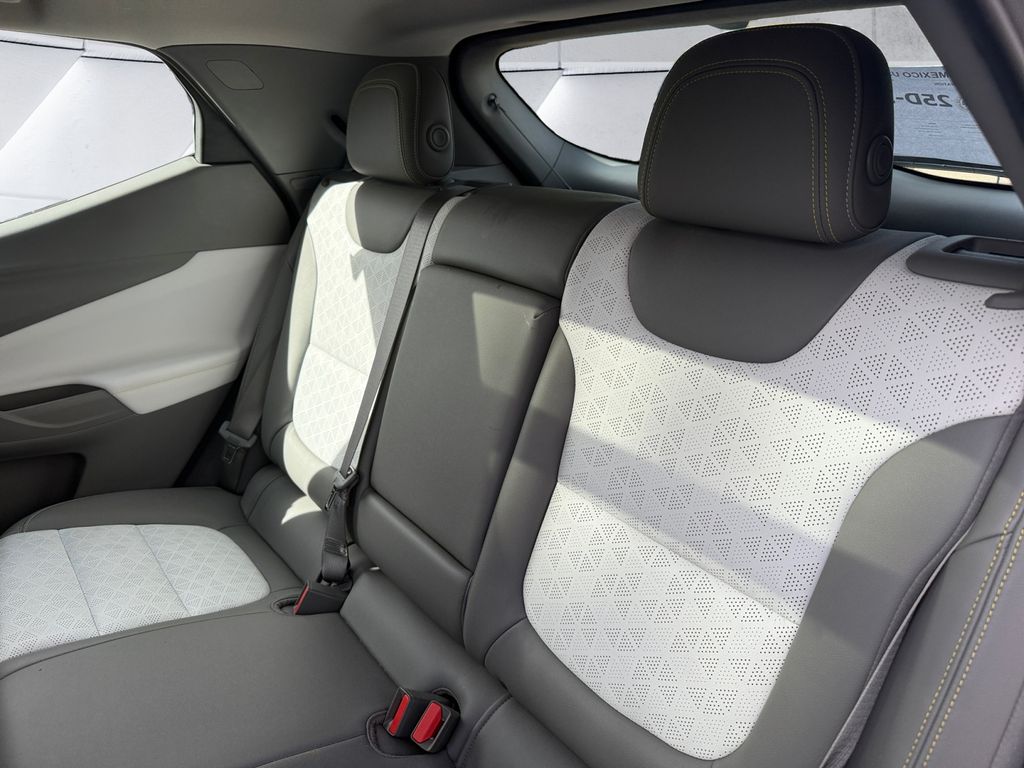 2022 Chevrolet Bolt EUV Premier photo 18