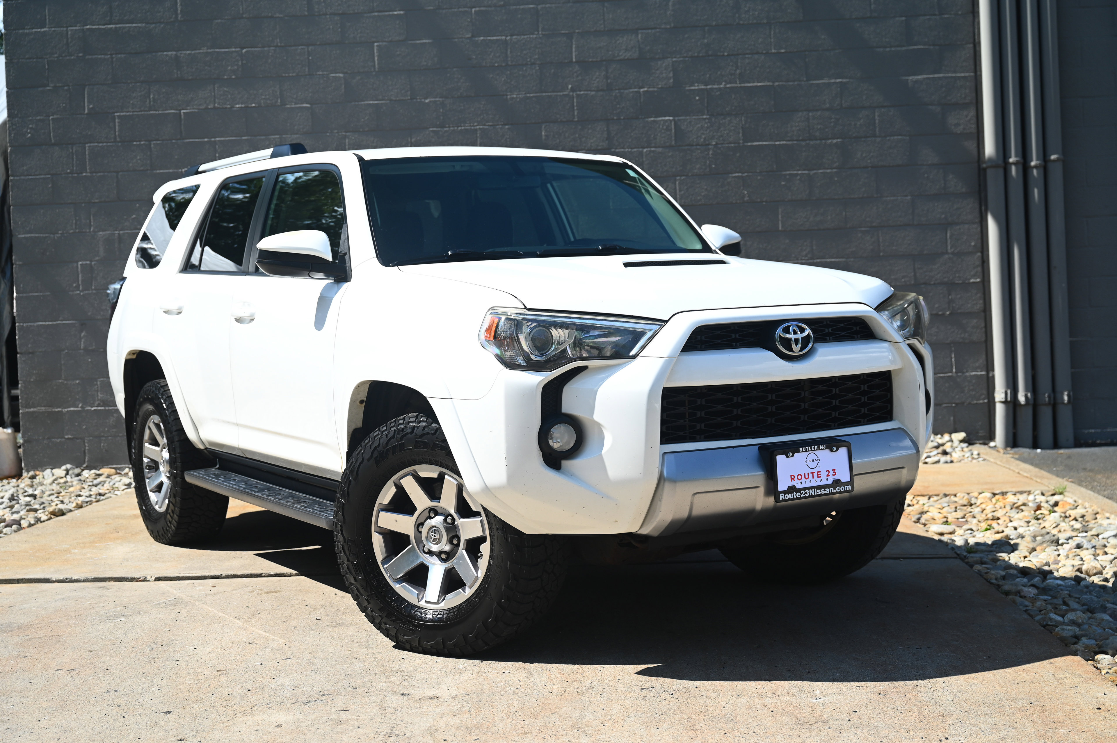 2014 Toyota 4Runner SR5 photo 3
