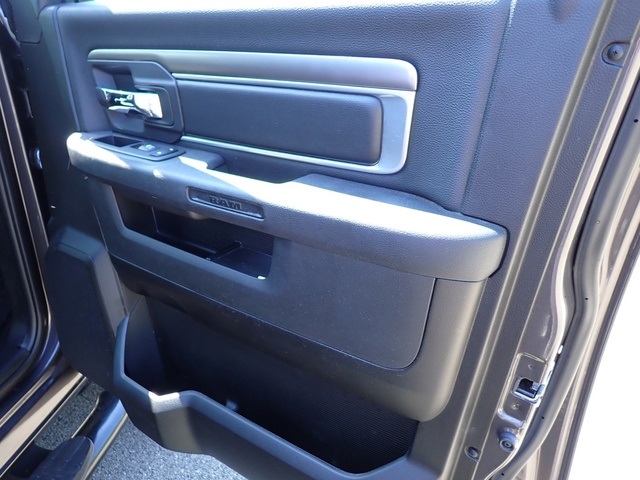 2022 Ram 1500 Classic Warlock photo 13