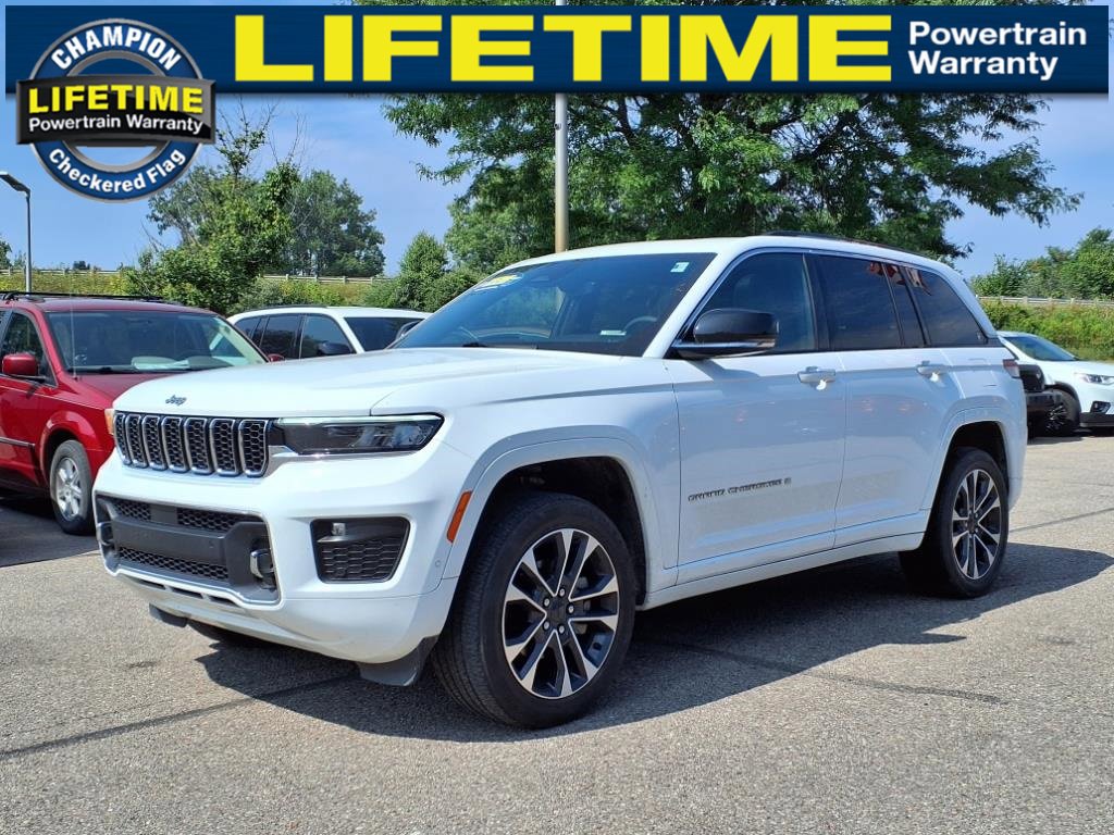 2023 Jeep Grand Cherokee Overland's photo