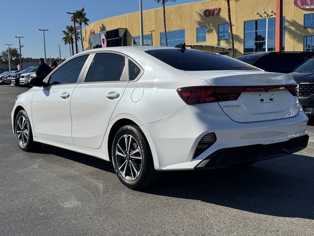 2024 Kia Forte LXS photo 2