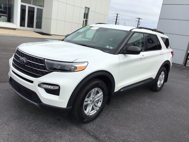 2022 Ford Explorer XLT photo 2