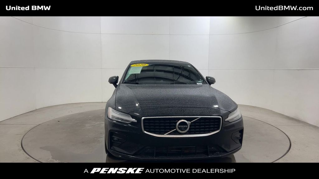 2020 Volvo S60 T6 R-Design photo 3