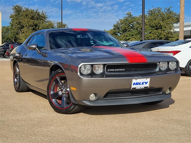 2012 Dodge Challenger SXT's photo