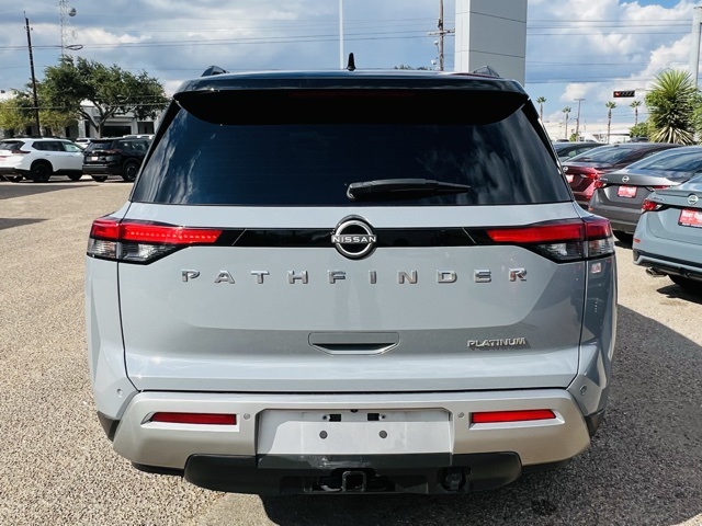 2022 Nissan Pathfinder Platinum photo 5