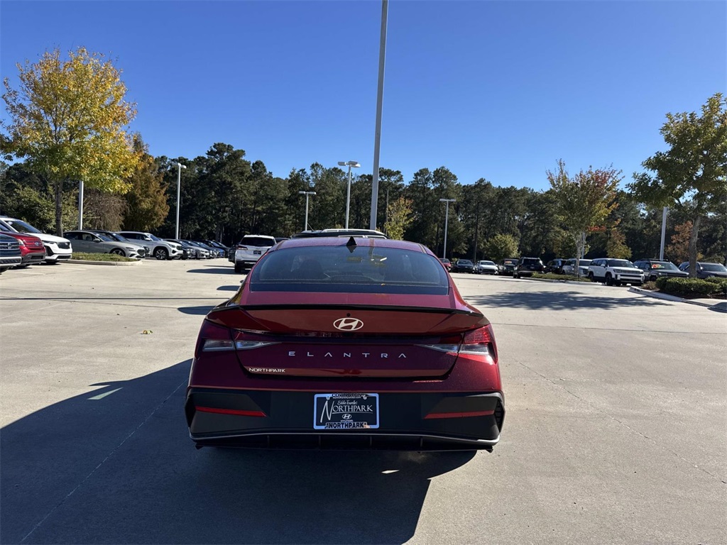 2026 Hyundai Elantra SEL Sport photo 4