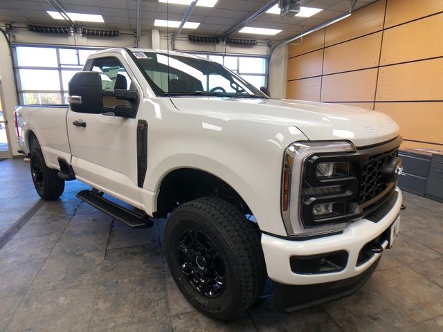 2026 Ford F-250 Super Duty XL's photo