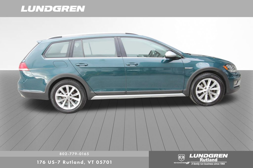 2019 Volkswagen Golf Alltrack TSI S 4Motion photo 2