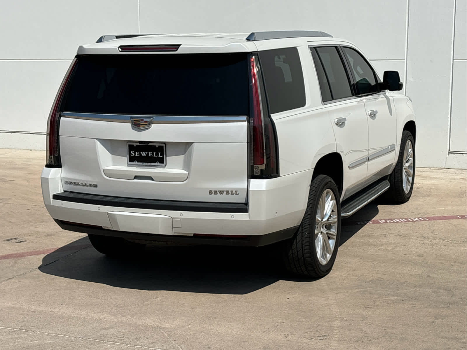 2020 Cadillac Escalade Luxury photo 6